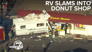 Raw video: Motor home slams into Lakewood donut shop