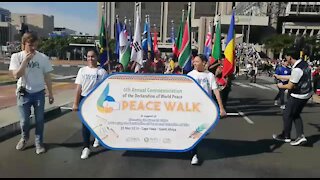 SOUTH AFRICA - Cape Town - World Peace Walk. (VIDEO) (vC9)