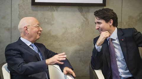 El día que Schwab presentó a Trudeau como el candidato favorito de la agenda globalista