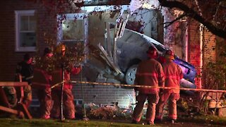 Cleveland Heights police chase ends with car crashing into home