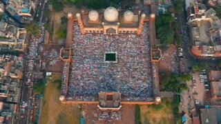 Drone capta imagens belíssimas de mesquita na Índia