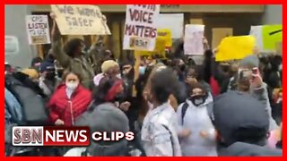 STUDENTS PROTEST IN CHI TO SHOW OPPOSITION TO RETURNING TO IN-PERSON LEARNING AT SCHOOLS - 5871