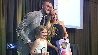 Girl who lost sister to cancer receives special surprise during Gold Ribbon Gala