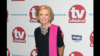 Mary Berry makes Christmas special for awful cooks
