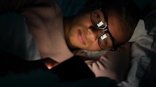 Your Health Matters: Night mode functions don't help with sleep