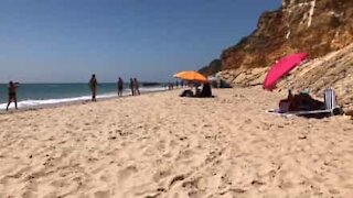 Spagna: 50 migranti sbarcano tra i bagnanti della spiaggia