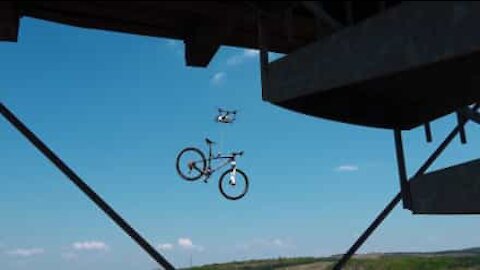 Avete mai visto un drone rubare biciclette?