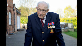 Captain Sir Tom Moore dies with COVID-19