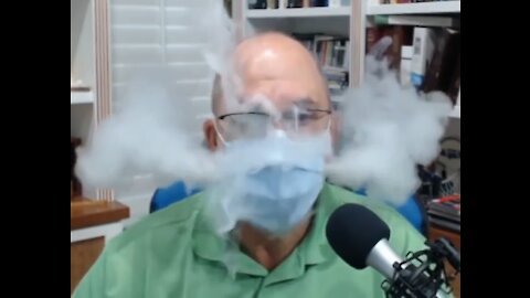 Dr. uses vape clouds to illustrate how masks do not work