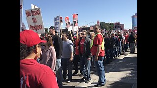 Culinary Union members picket in front of Palms
