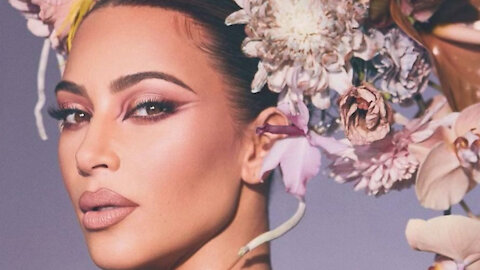 Kim Kardashian BREAKS SILENCE & PARTIES After Kanye West Divorce Announcement