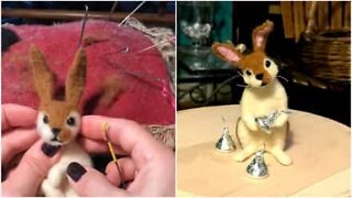 Artista crea miniature di animali in feltro