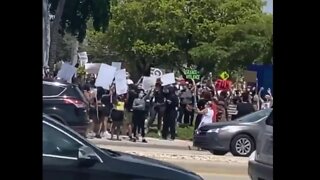 Protesters at Lake Worth Beach City Hall, May 30, 2020