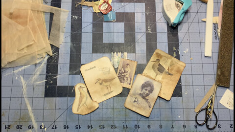 Episode 174 - Junk Journal with Daffodils Galleria - Using Used Tea Bags!