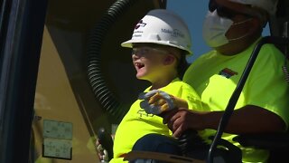 Make-A-Wish helps De Pere child become a construction worker