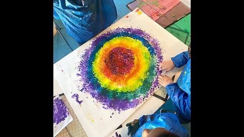 kleuterkunst: regenboogzon - toddler art: rainbow sun - innerbeeld = atelierklomp & illustratia