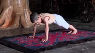 6 year old breaks push-up record in Russia