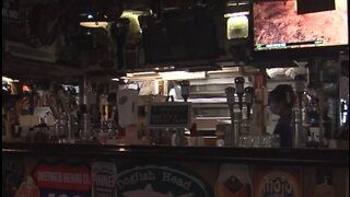 Florida restaurants operating at 50% capacity, but bars remain closed