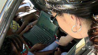 Thousands of Pinellas students pick up laptops, tablets for online learning