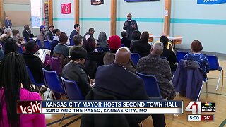 Kansas City mayor hosts second town hall