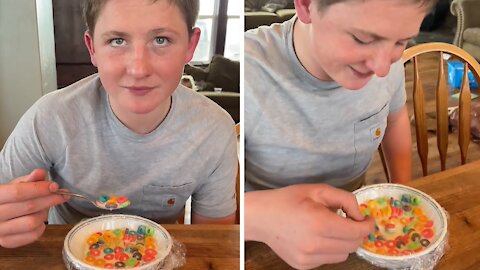 Clever kid finds genius way to avoid washing dishes