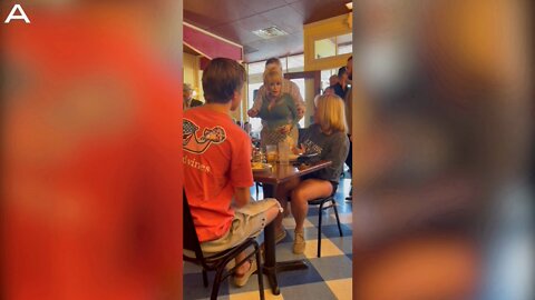 Dolly Parton Spotted Walking Into Diner To The Amazement Of Those Eating Breakfast