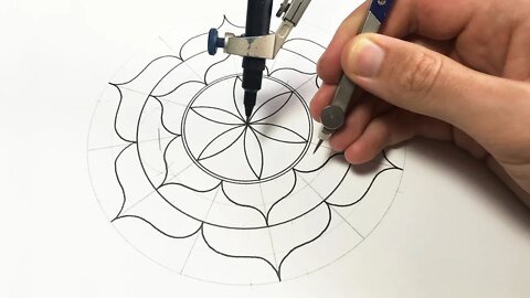 Can’t draw mandala petals? This'll fix that