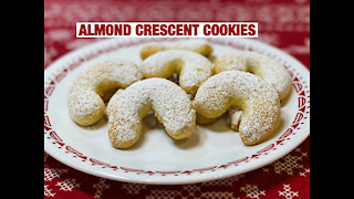 ALMOND CRESCENT COOKIES | HOLIDAY COOKIES