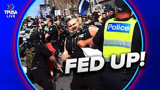 Melbourne Citizens PLOW Through Police Line In Massive Anti-Lockdown Protest