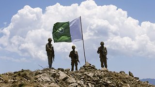 Pakistan Returns Indian Military Pilot