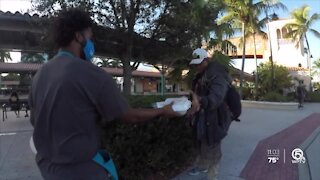Organization provides Thanksgiving meals for homeless