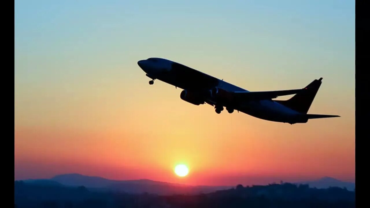 Flight day. Самолет в горах. Полет в Турцию. Самолет море горы. Авиаперелет.