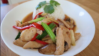 How to make Thai stir fry chicken with galangal (Gai Pad King)
