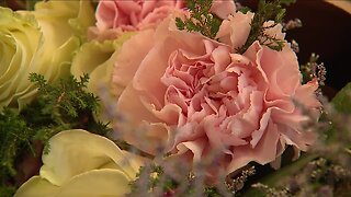Lakewood florist helps spread joy to those impacted by coronavirus