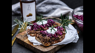 How to make pulled venison with brandy sauce