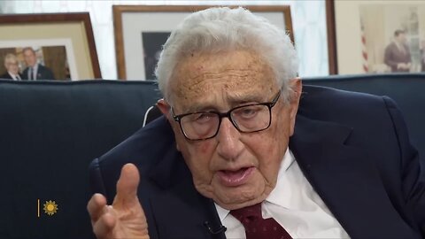 Henry Kissinger předpokládá, že do konce roku 2023 začnou vyjednávání o konci války na Ukrajině