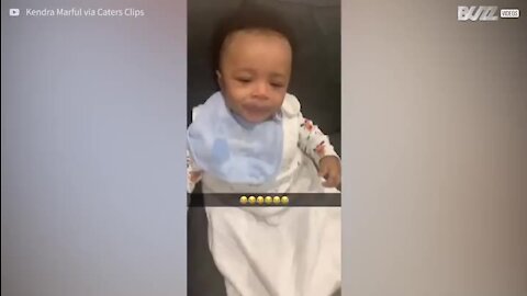 Bebé tem reação adorável na primeira vez que prova limão