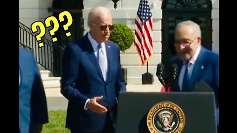 Joe Biden shakes Chuck Schumer's hand, then FORGETS and reaches out his hand to SHAKE AGAIN!🤦‍♂️