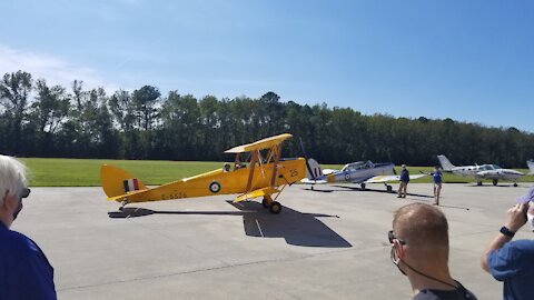 de Havilland Tigermoth & Chipmunk Flying at Virginia Air Museum