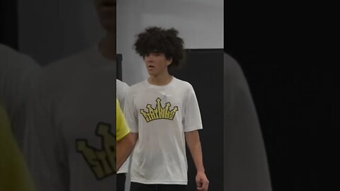 16yr Old Mic'd Up HITS BUZZER ! (INSANE)