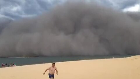 Wildfire smoke cloud in Paraguay completely engulfs beach