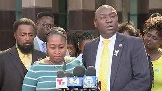 Family of Corey Jones expresses thanks at news conference