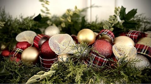How to make your own Christmas ornament garland