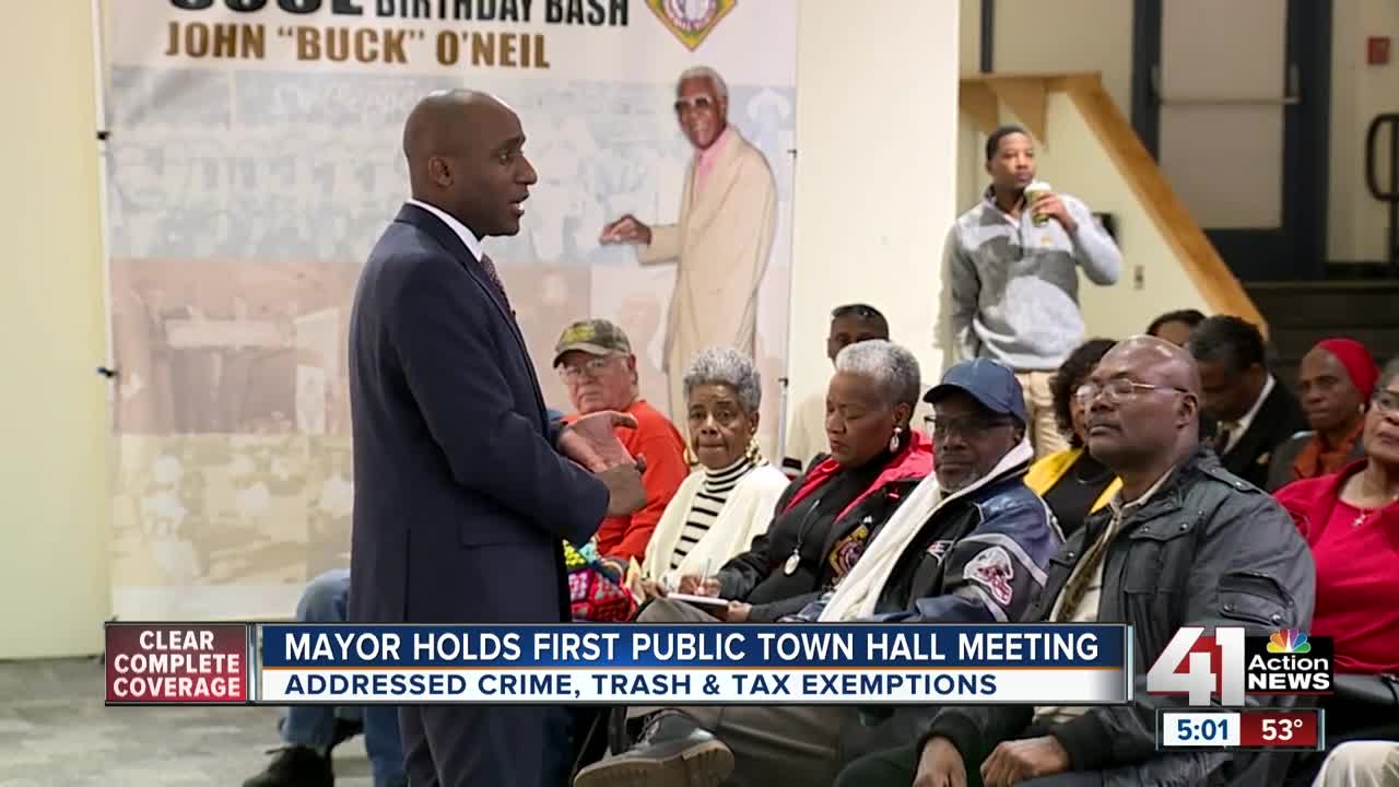 Quinton Lucas holds 1st town hall since becoming mayor