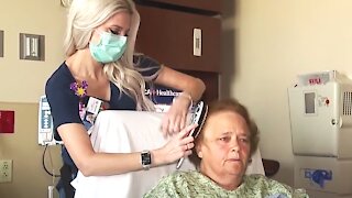 Nurse Brushes and Braids Patients' Hair on Her Days Off