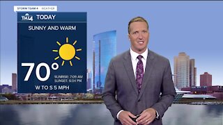 Southeast Wisconsin weather: Sunny and warm fall day Monday
