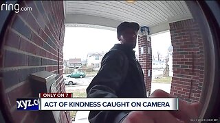 Act of kindness caught on camera