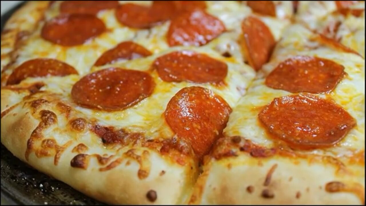 How To Make Your Own Pepperoni Pizza