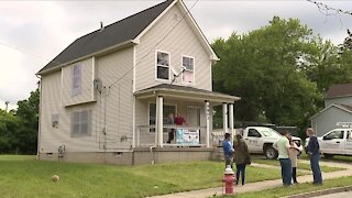Local teens rehab homes in Cleveland