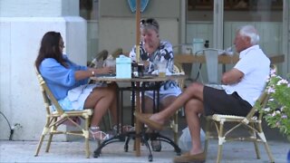 Palm Beach County strictly enforcing new closing hours for restaurants